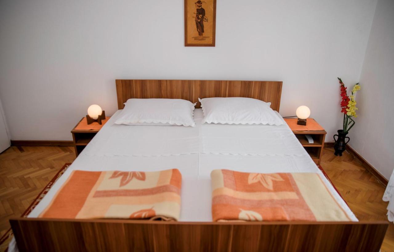 Rooms Dragica Palit Exterior photo